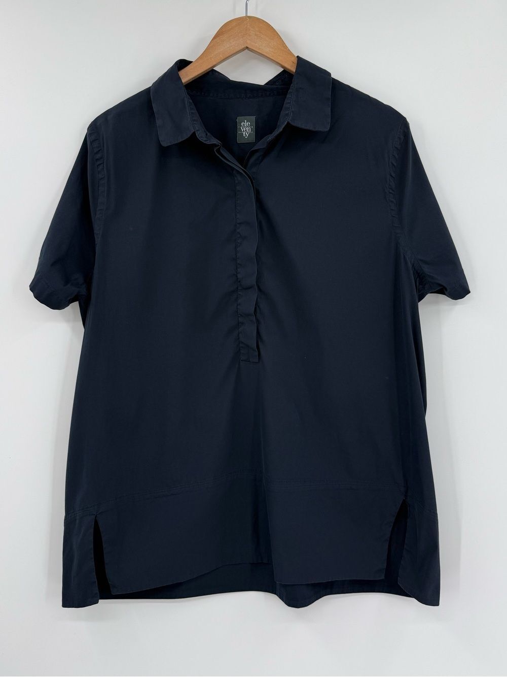 Eleventy Short Sleeve Poplin 1/4 Button Front Tunic Top | Navy | IT 48 (XL)